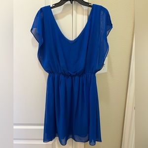 Gianni Bini blue dress L. Fits TTS. Knee length. V-neckline in front and back.